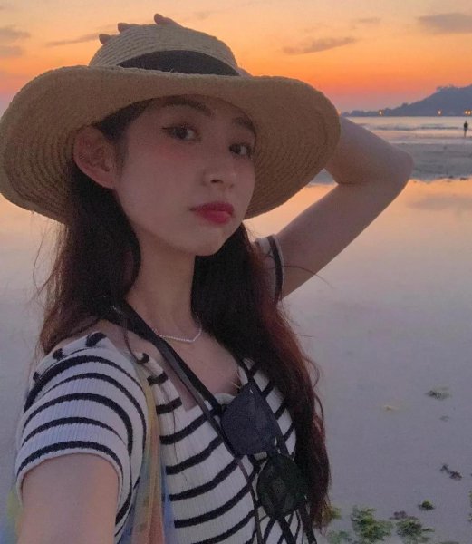 怎样自拍照好看又上镜照片