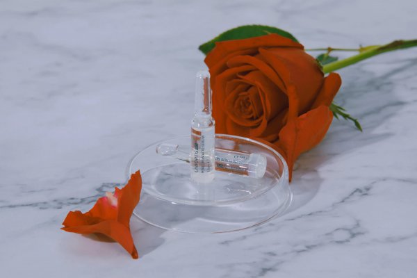 脸严重缺水用什么补水最有效