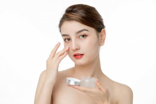 脸严重缺水用什么补水最有效