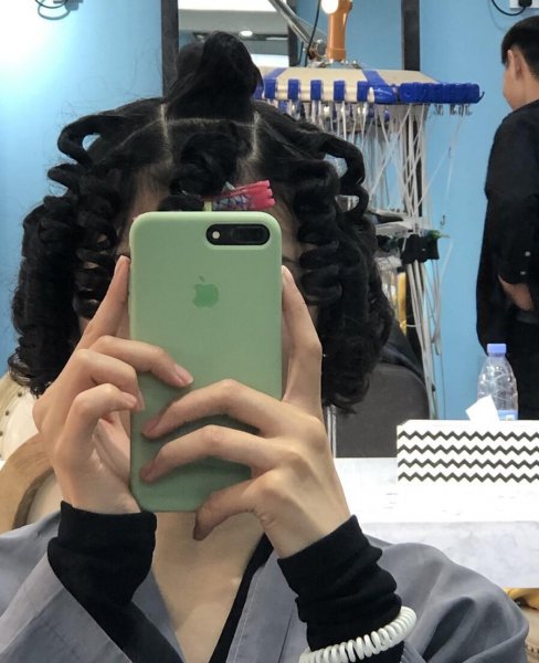 冷烫和热烫哪种对头发伤害小