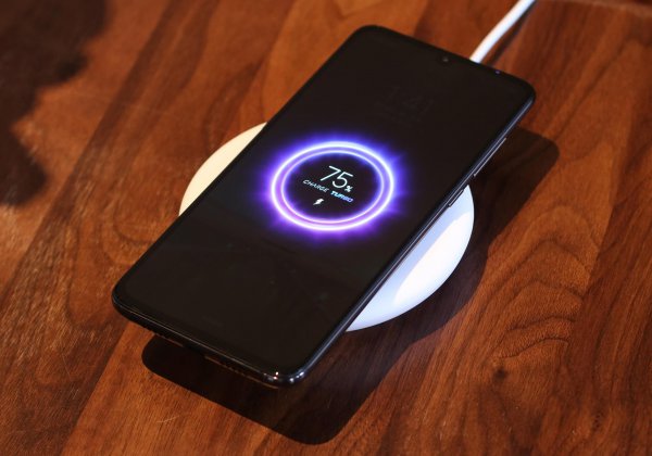 为什么手机充电突然变得很慢