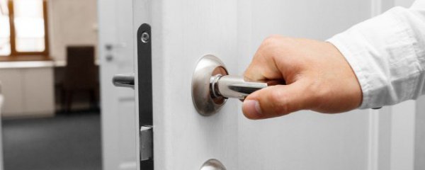 卧室门对卧室门好不好