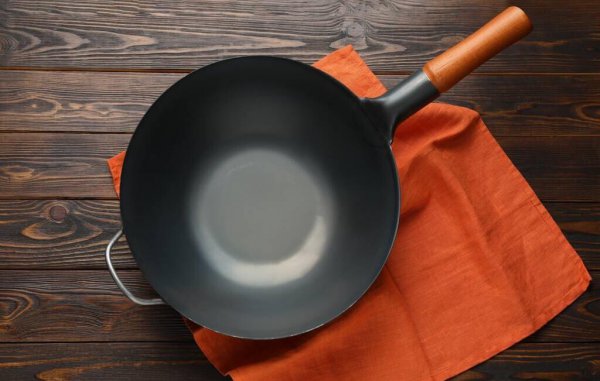 怎样开锅铸铁锅才正确