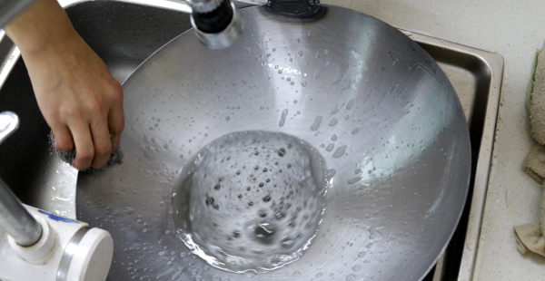 怎样开锅铸铁锅才正确