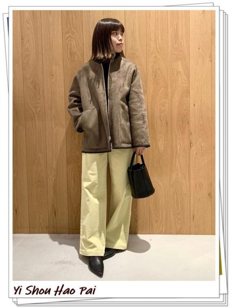 黄裤子搭配什么上衣好看