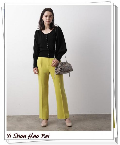 黄裤子搭配什么上衣好看