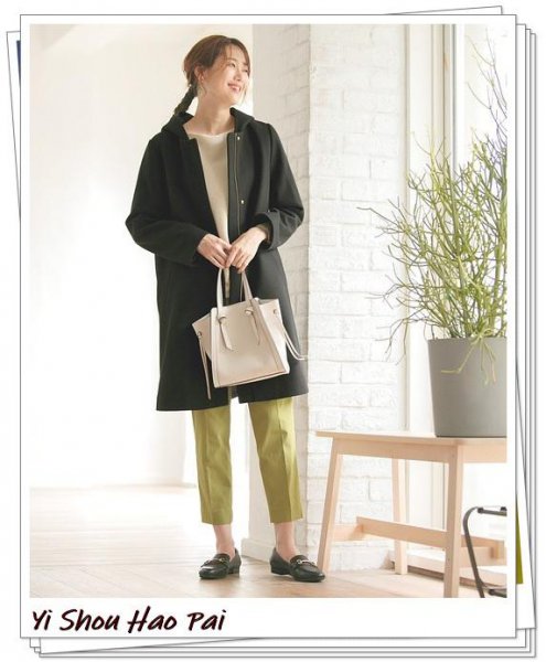 黄裤子搭配什么上衣好看