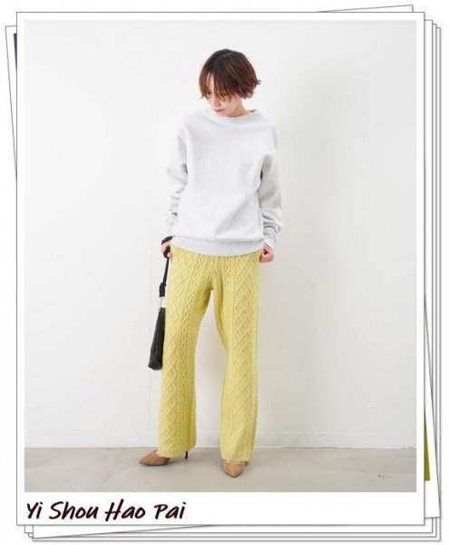 黄裤子搭配什么上衣好看