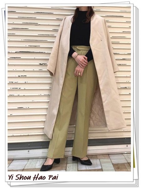 黄裤子搭配什么上衣好看