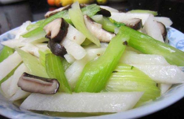 普通芹菜和西芹有什么区别图片