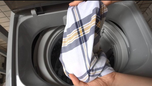 衣服上有血渍怎么清洗最有效