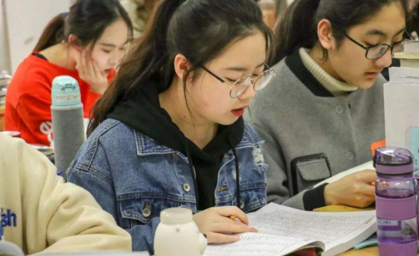 一般大学生上课时间表图片