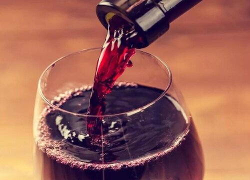 红酒浇花好不好