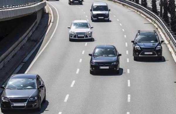 刚拿到驾照可以上高速吗