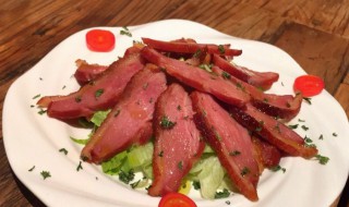 烟熏鸭胸肉煮多久熟了才能吃 烟熏鸭胸肉煮几分钟熟了才能吃