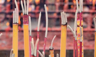 客厅供桌摆放什么物件 客厅供桌应该摆放什么物件