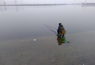 传统钓鱼找底最简单方法 钓鱼易操作的快速精确找底技巧