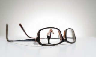 镜片材质最好是用什么做的 眼镜片什么材质的好