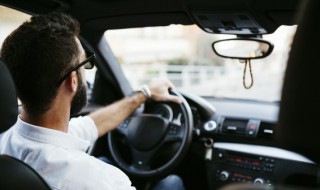 小冰箱可以放后备箱吗 能不能把冰箱放后备箱