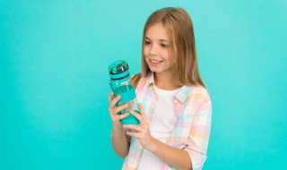 杯子变臭了怎样去除 杯子变臭的解决方法