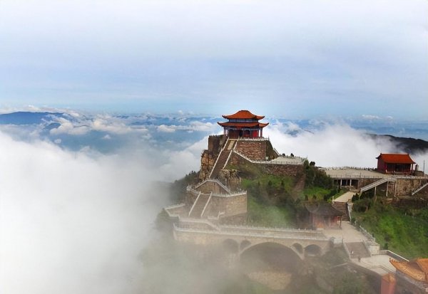 张家界附近旅游景点推荐