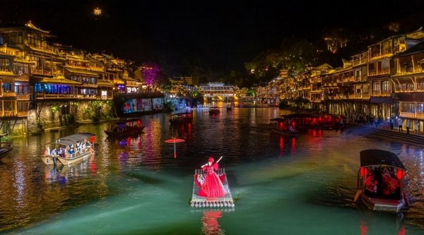 张家界附近旅游景点推荐