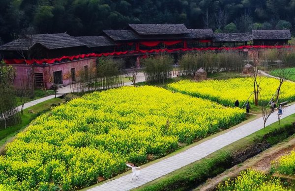 张家界附近旅游景点推荐