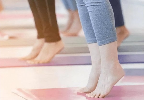 女性每天踮脚尖100次的好处