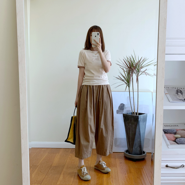 灯笼裤配什么上衣好看