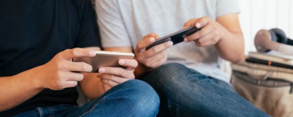 贴普通手机膜的正确方法