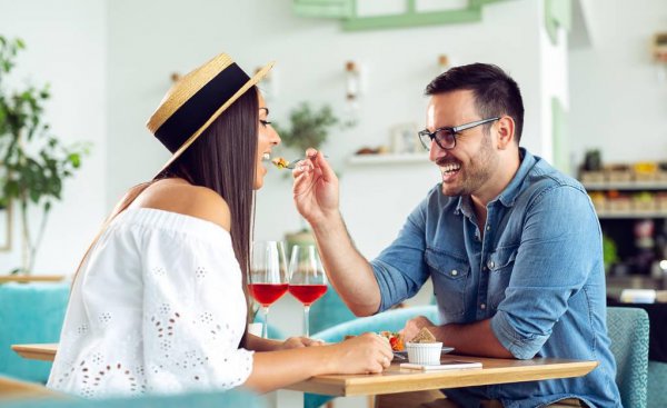 女孩主动要东西说明了什么