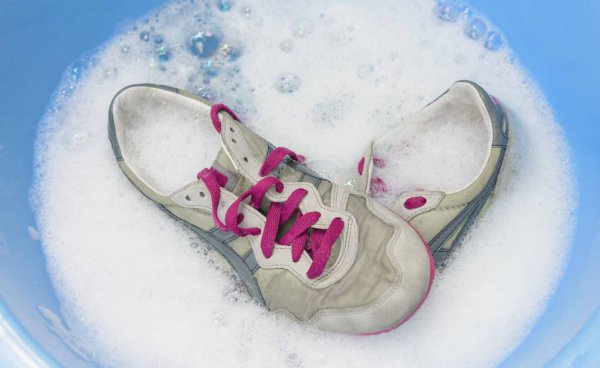 刷鞋子的正确方法