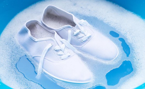 刷鞋子的正确方法