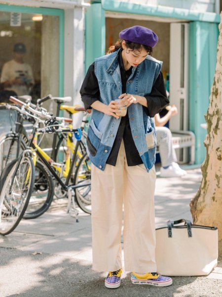 牛仔马甲怎么搭配衣服