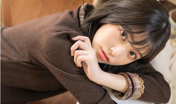 情侣之间劈腿是什么意思