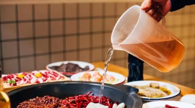 火锅料怎么选更好吃 块状与膏状火锅料的区别图片