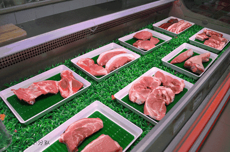 猪肉盖绿色章千万不能吃（猪肉印章非唯一安全标志，购买时要看外观气味和弹性）