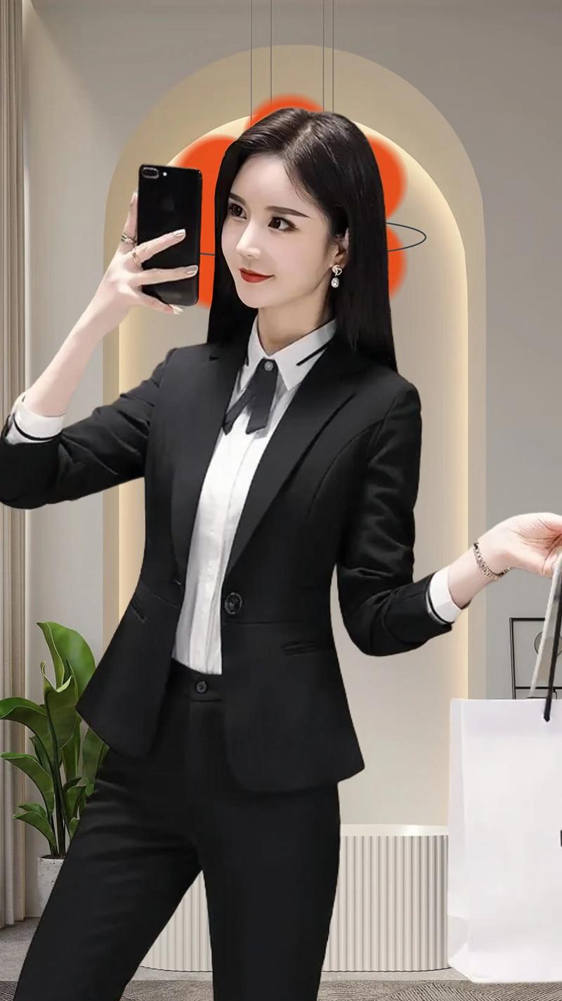 女式黑色西装配什么裤子好看(日常职场聚会三场景) 女式黑色西装配什么裤子好看(日常职场聚会三场景)