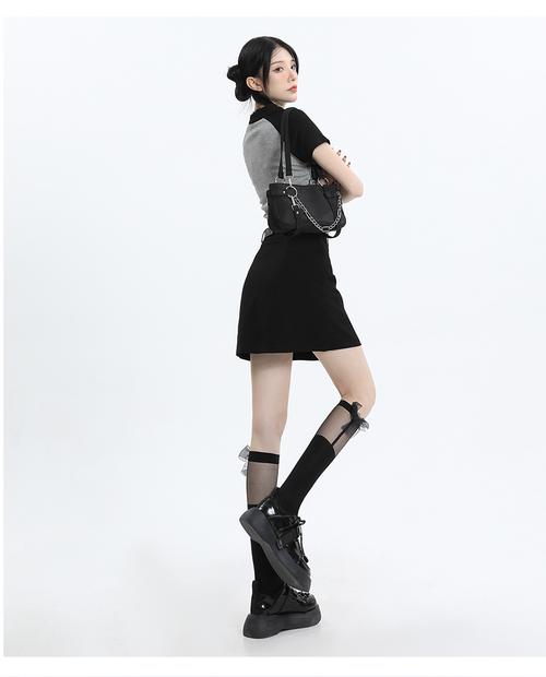 灰色包臀裙配什么上衣（灰色包臀裙同一单品五大搭配要点，快速选出合适上衣）