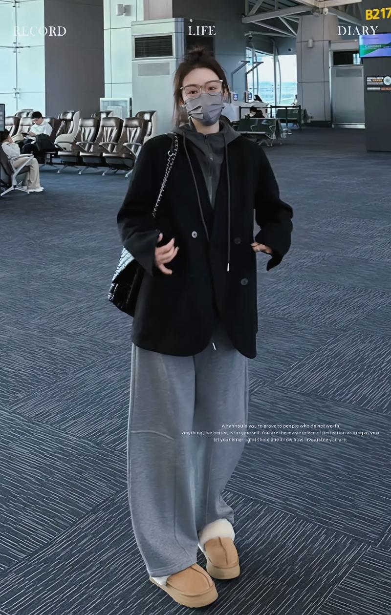 灰色运动裤配黑色上衣好看吗（灰色运动裤搭配黑色上衣的日常稳妥穿搭指南）