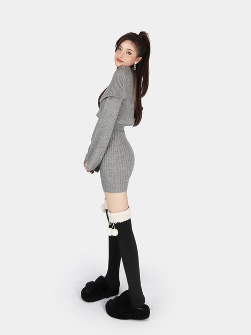 灰色包臀裙最佳配色表（灰色包臀裙穿搭三色叠穿提亮职场约会皆宜）