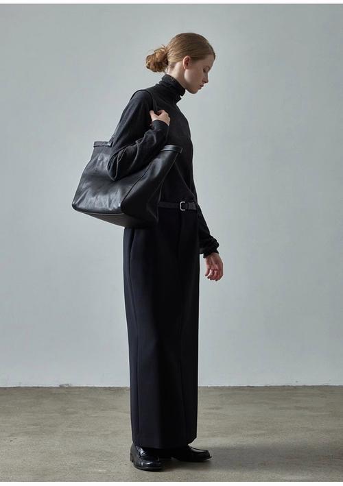 灰色长包裙可以搭配什么上衣(职场日常晚宴通用)