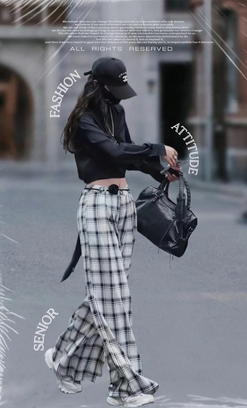 黑色上衣搭配（黑上衣为底，用裤装色材质打造层次气场）