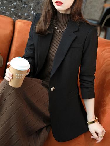 女士黑色西服配什么裤子图片(休闲配色与实用单品) 女士黑色西服配什么裤子图片(休闲配色与实用单品)