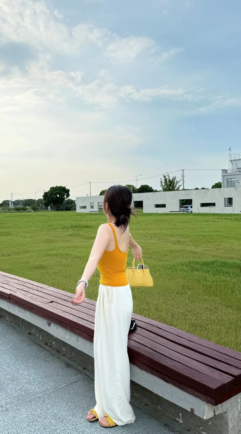 1米5小个子穿衣搭配（高腰线竖向分割与同系单品）