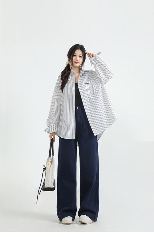 阔腿牛仔裤搭配图片(40岁以上冬季阔腿牛仔裤搭配要点) 阔腿牛仔裤搭配图片(40岁以上冬季阔腿牛仔裤搭配要点)