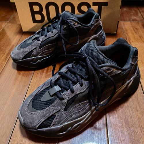 黑色运动服搭配椰子鞋日常低调有质感