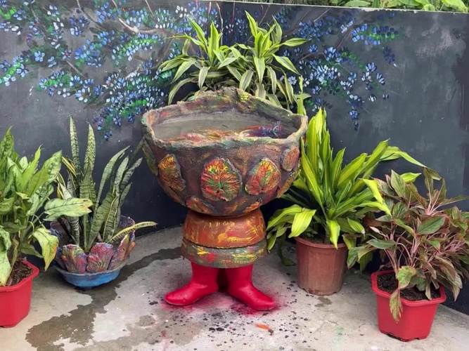 水泥鱼池玻璃面怎么做的（分层粘接防水更稳妥）