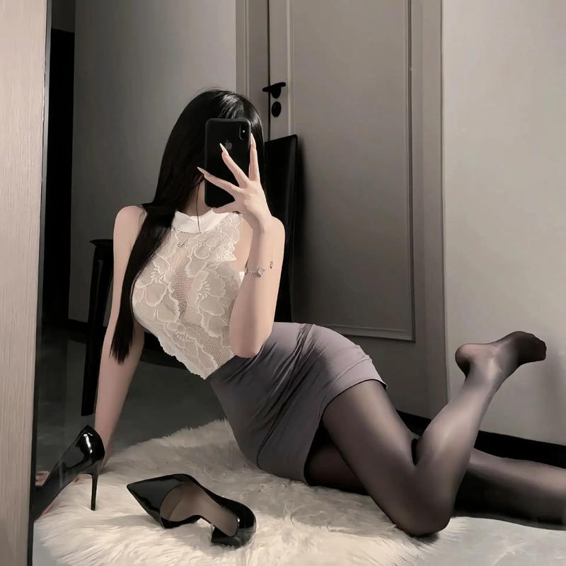 黑丝袜配什么上衣（场合与材质决定风格）