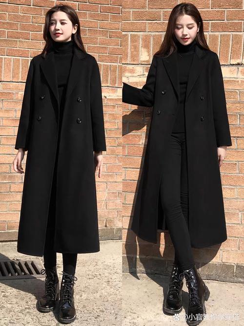 黑色大衣怎么穿搭减龄（黑色大衣叠穿法亮色内搭混材质拉长身形）